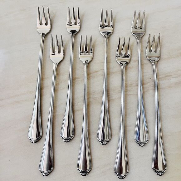 8pc ONEIDA Winter Hill Stainless Cocktail/Seafood Fork 6” Distinction Deluxe Can - Picture 1 of 9